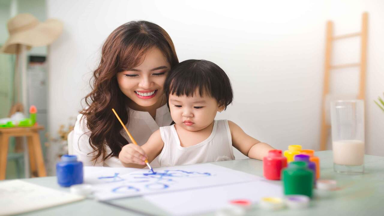 Tạo tâm lý thích thú cho bé khi học vẽ cho bé 4 tuổi